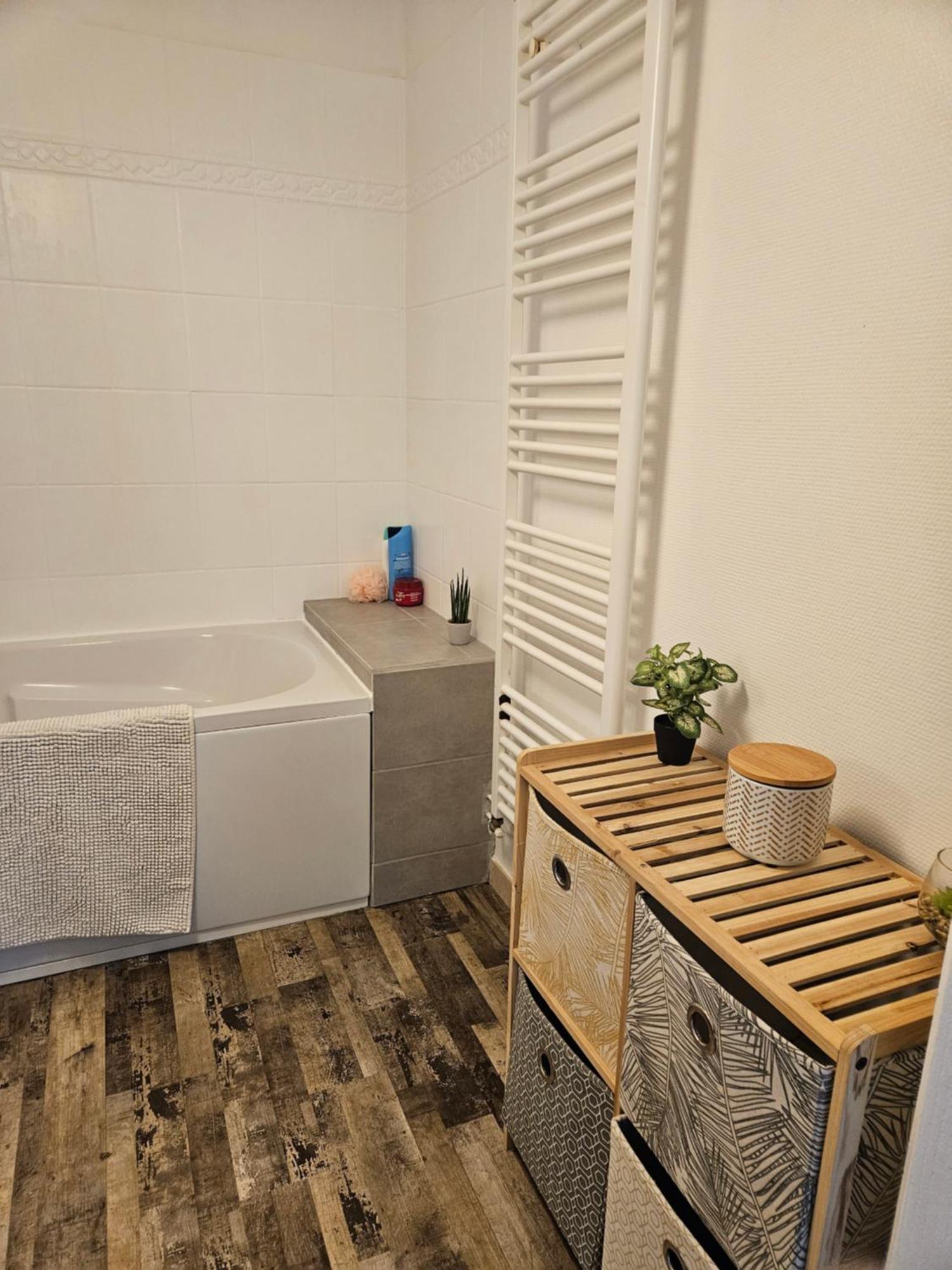 Les Bulles Au Feminin Appartement Chigny-les-Roses Buitenkant foto